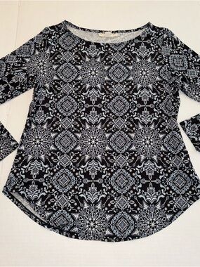 Emaline Women's Black Blue & White Long Sleeve Patterned Tee